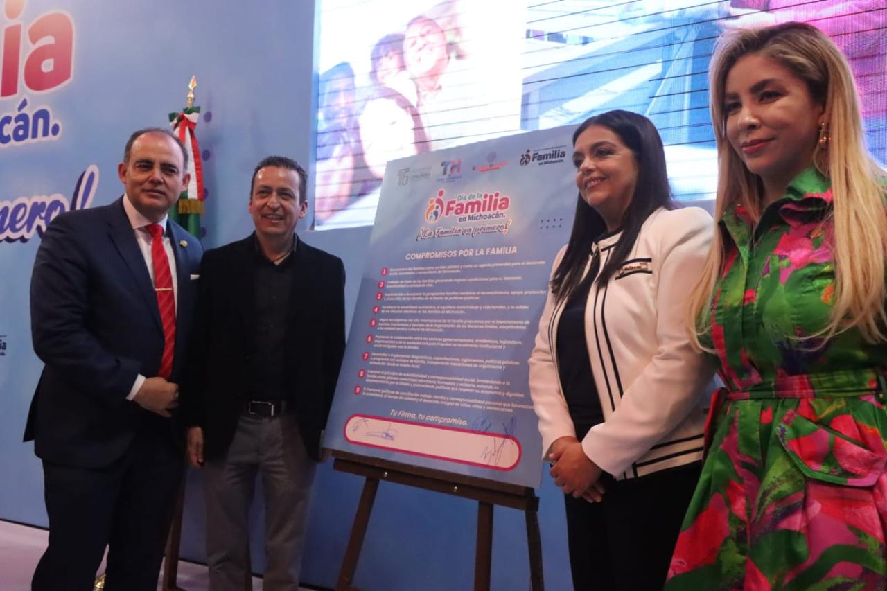 Con conferencias, conmemoran Día de la Familia en Michoacán en Congreso del Estado