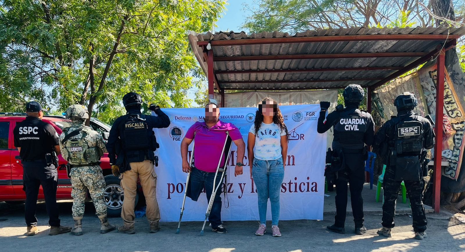 Catea FGE dos inmuebles en el Tianguis Limonero de Múgica; hay tres detenidos