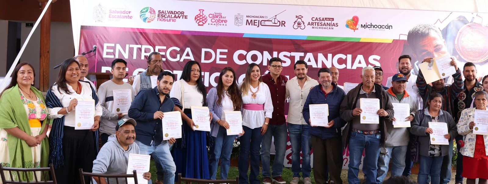 Casart entrega certificaciones de calidad y origen a personas artesanas de Santa Clara del Cobre