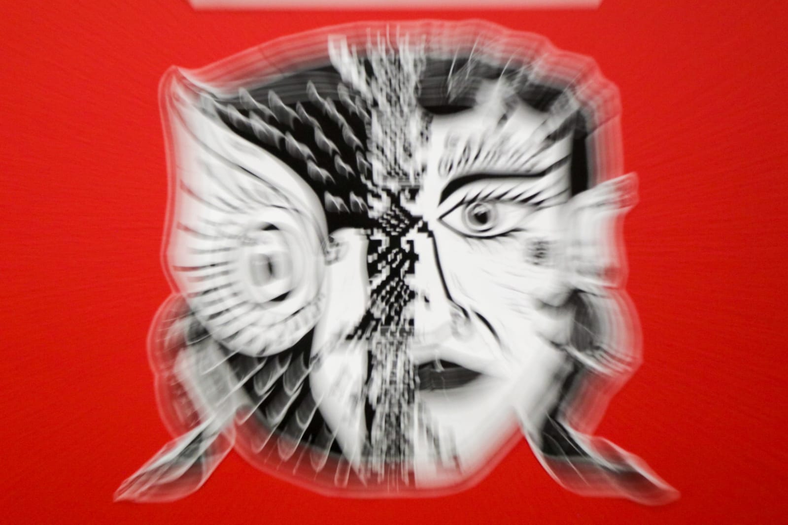 Exposición de gráfica binacional sobre identidad migrante llega al Clavijero