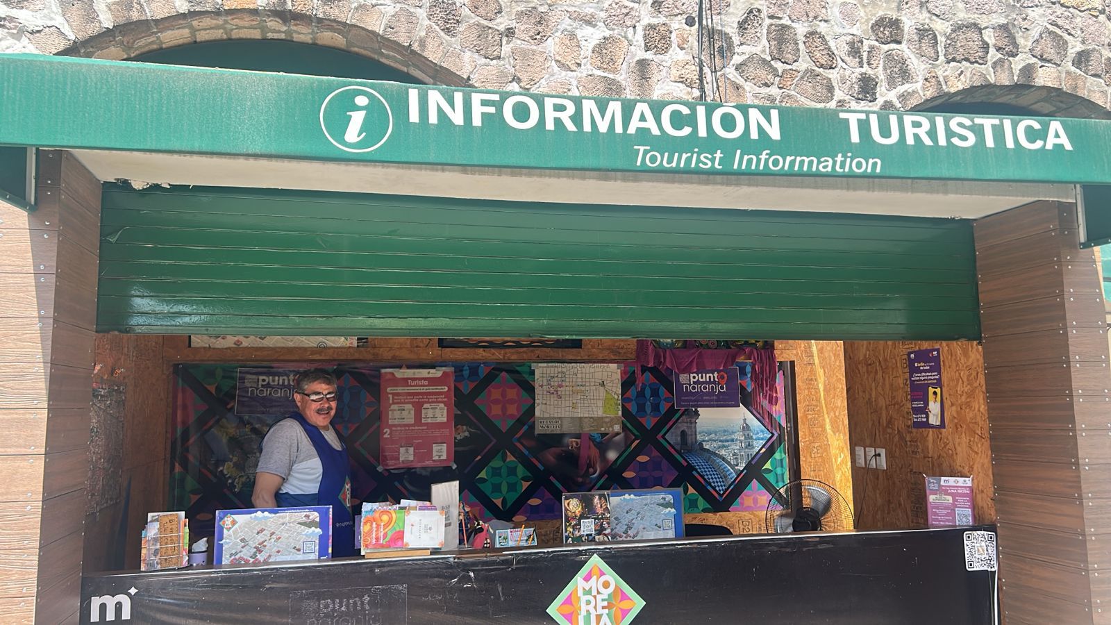 Módulos turísticos en zonas estratégicas, son parte del programa Punto Naranja