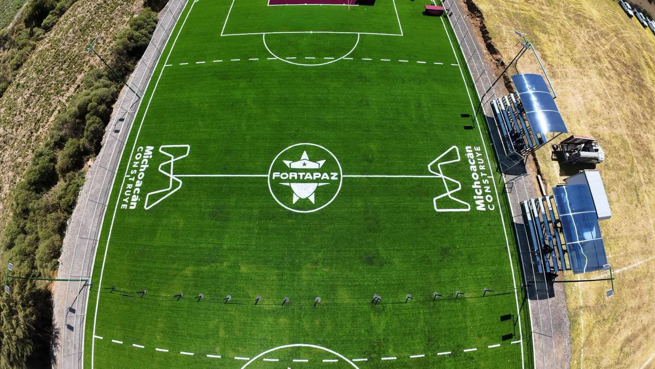 Goles para combatir la violencia en autogobierno de San Felipe de los Herreros; inaugura ARB cancha de futbol 7