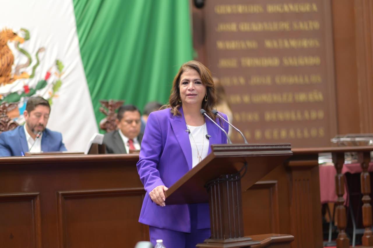 Fabiola Alanís propone que ciudadanía decida en Michoacán con consultas y plebiscitos Fabiola Alanís propone que ciudadanía decida en Michoacán con consultas y plebiscitos