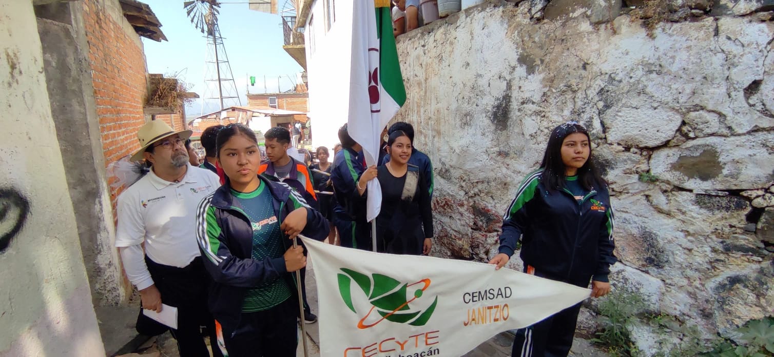 ¿Vives en Janitzio y quieres terminar la preparatoria? Checa esta convocatoria del Cecytem