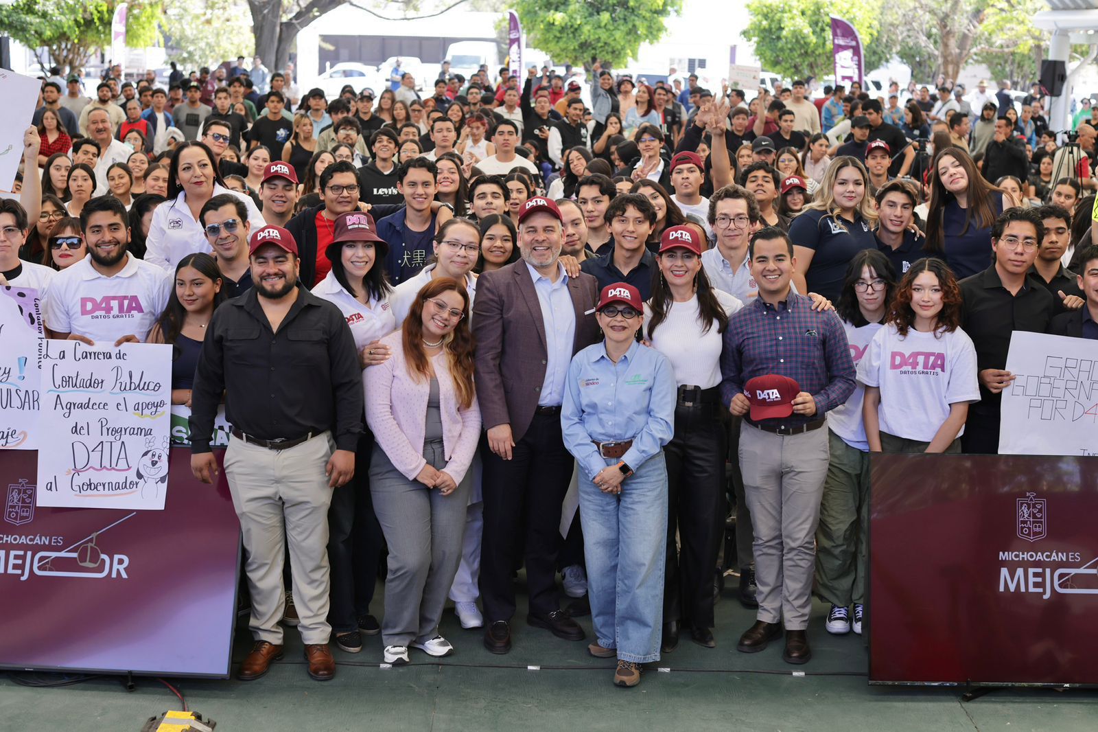 ARB inicia entrega de chips y tarjetas SIM de D4TA, datos gratis a 107 mil estudiantes