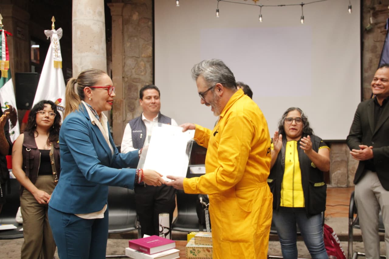 Destacan creación de la Licenciatura en Periodismo en la UMSNH; estudiantes y comunicadores dialogan