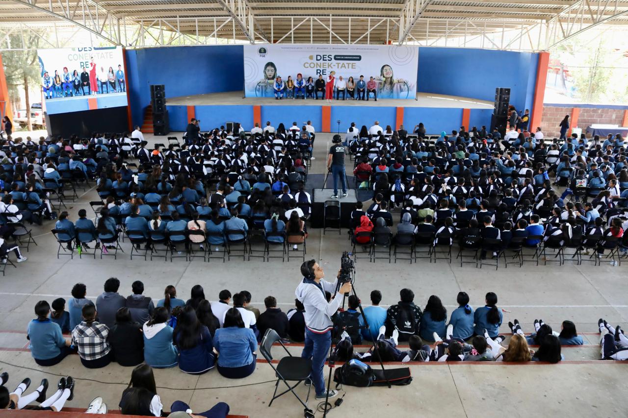 Prevención digital reúne a más de mil 200 personas en foro de ciberseguridad en Coeneo