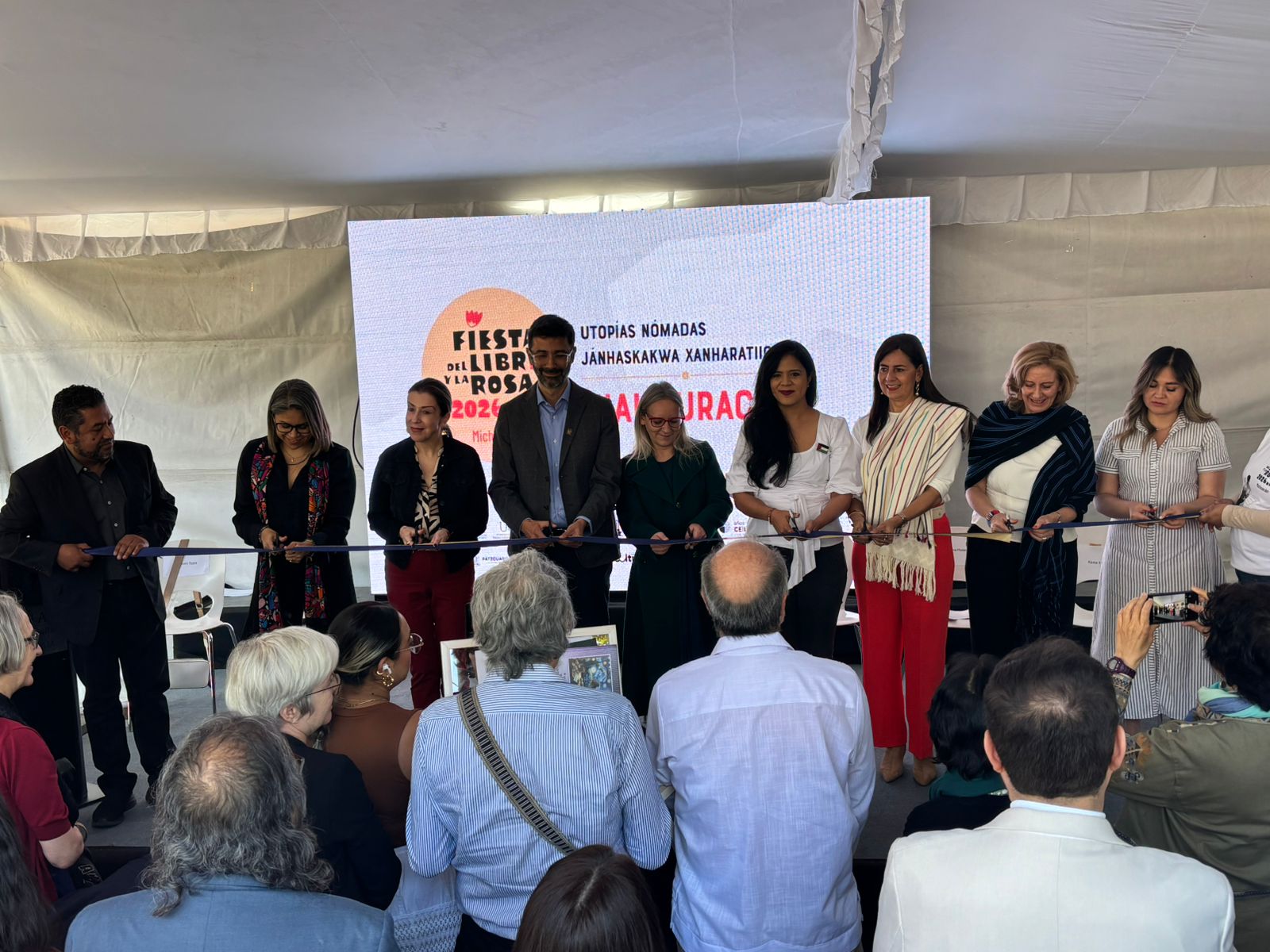 Arrancó la XIII Fiesta del Libro y la Rosa Michoacán 2026 “Utopías Nómadas”, con una cartelera llena de letras, música y cultura