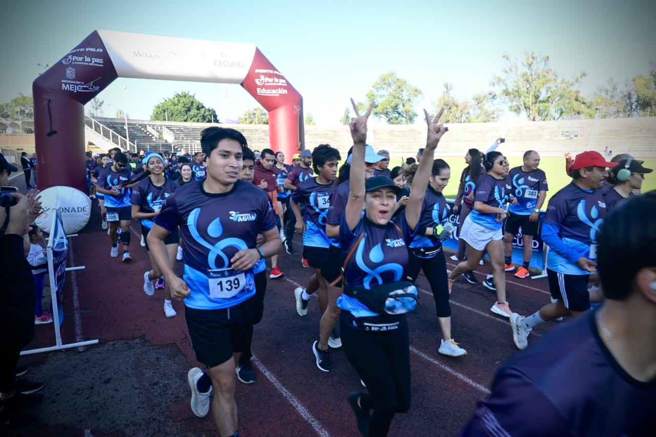 Más de 500 atletas participaron en la Carrera Por el Agua: Ceac