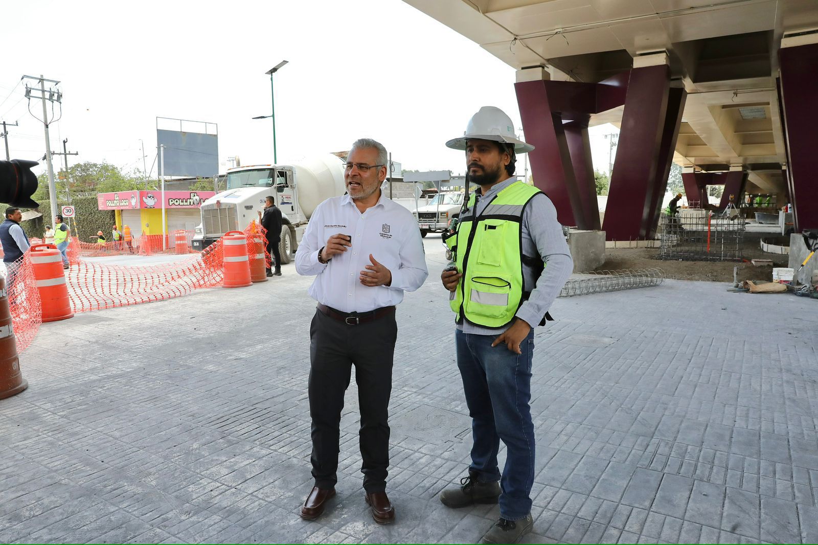 Supervisa ARB últimos detalles del puente La Hielera, en Uruapan Supervisa ARB últimos detalles del puente La Hielera, en Uruapan