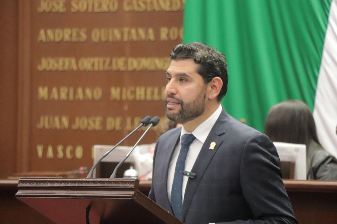 Propone Octavio Ocampo que diputaciones plurinominales se asignen a quienes sí compiten en las urnas Propone Octavio Ocampo que diputaciones plurinominales se asignen a quienes sí compiten en las urnas