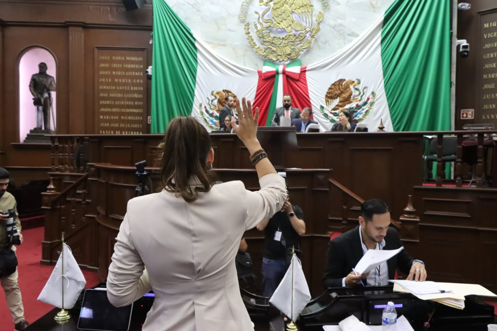 76 Legislatura a favor de otorgar “Guía Sombra” a los alumnos que lo requieran 76 Legislatura a favor de otorgar “Guía Sombra” a los alumnos que lo requieran