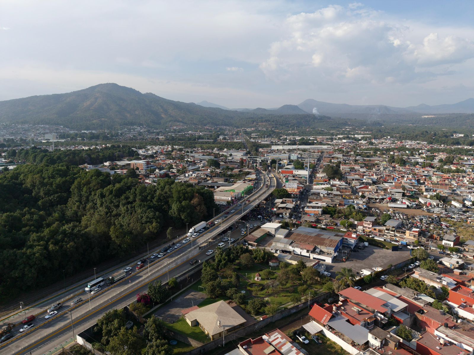 ARB cumple y entrega al pueblo de Uruapan el puente vehicular Carlos Manzo ARB cumple y entrega al pueblo de Uruapan el puente vehicular Carlos Manzo
