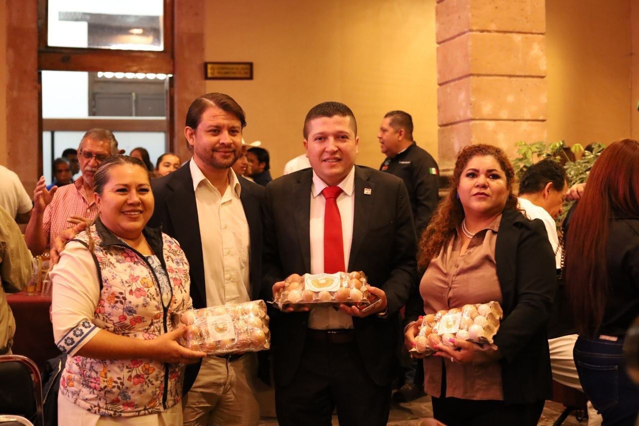 Celebra Vicente Gómez incorporación de cooperativas en la Ley de Desarrollo Económico Celebra Vicente Gómez incorporación de cooperativas en la Ley de Desarrollo Económico