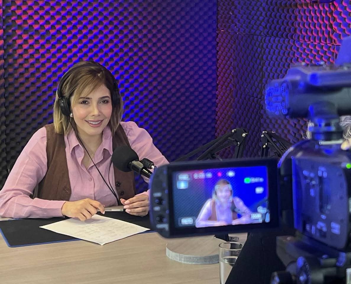 Presenta Brissa Arroyo podcast “En Colectivo”; un micrófono abierto para escucharnos Presenta Brissa Arroyo podcast “En Colectivo”; un micrófono abierto para escucharnos