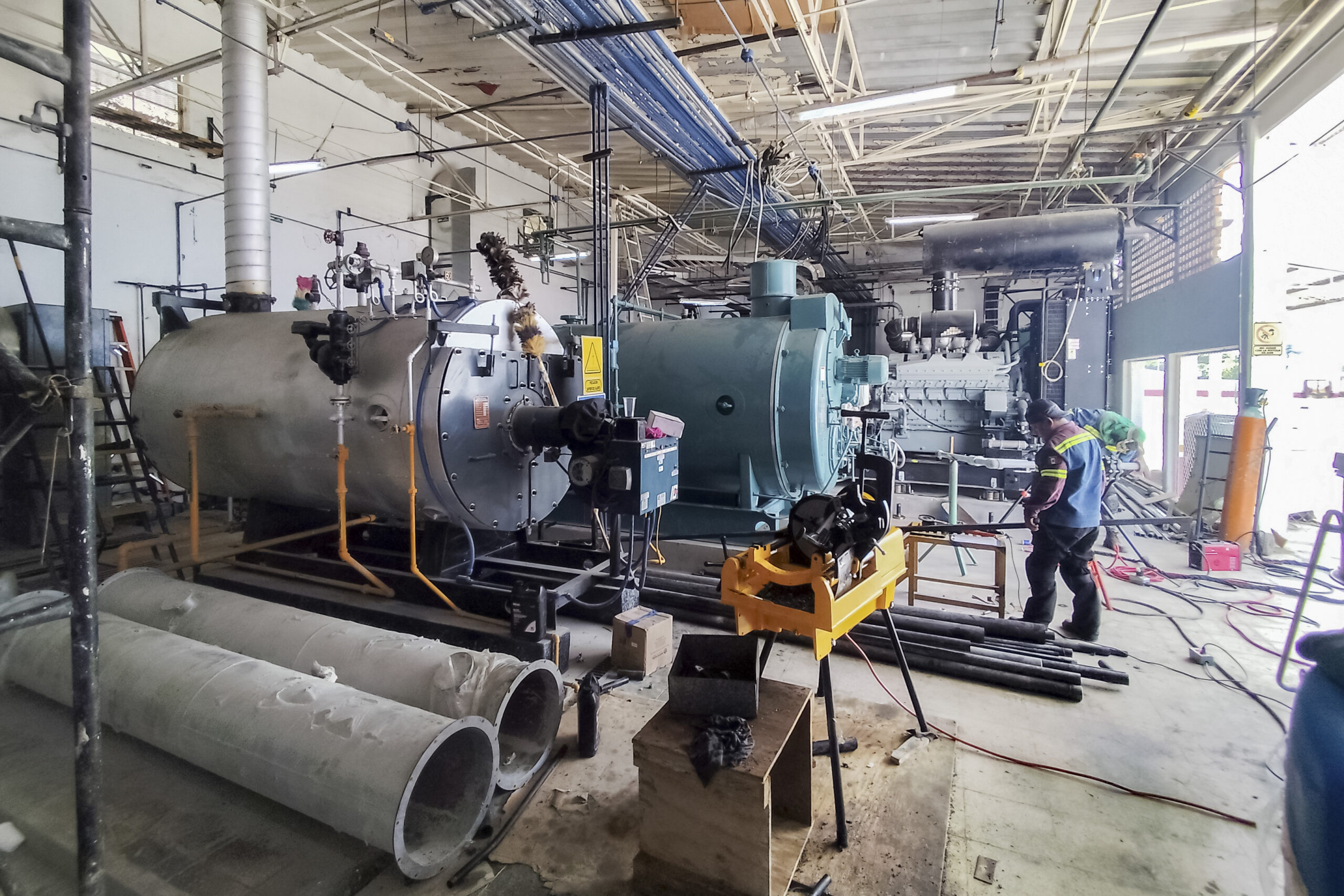 Planta que producirá moscas estériles para erradicar el gusano barrenador del ganado lleva 75% de avance