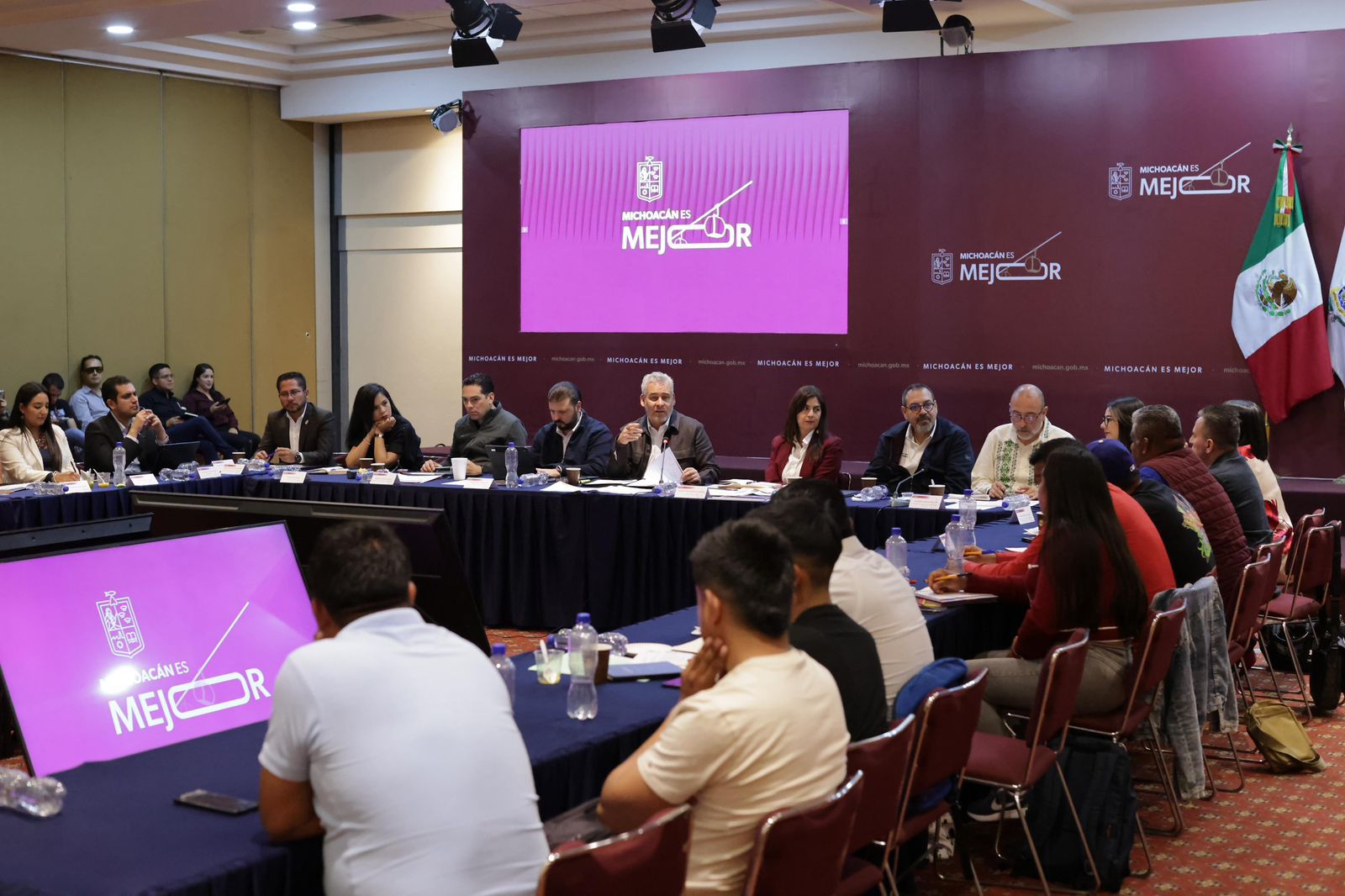 Anuncia ARB 127 mdp para la segunda etapa del Hospital Comunitario de Arantepacua Anuncia ARB 127 mdp para la segunda etapa del Hospital Comunitario de Arantepacua