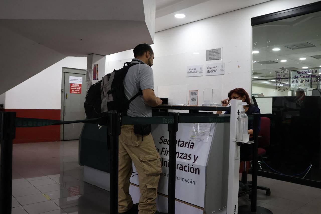 Abril, último mes para pagar refrendo vehicular sin multas ni recargos: Luis Navarro