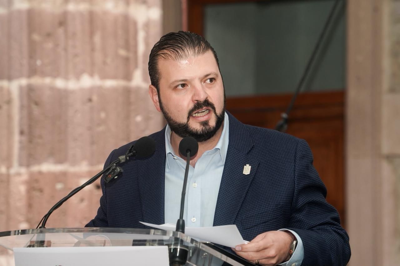 Gobierno de Michoacán mantiene diálogo con productores del campo y transportistas para atender sus demandas: Raúl Zepeda Gobierno de Michoacán mantiene diálogo con productores del campo y transportistas para atender sus demandas: Raúl Zepeda