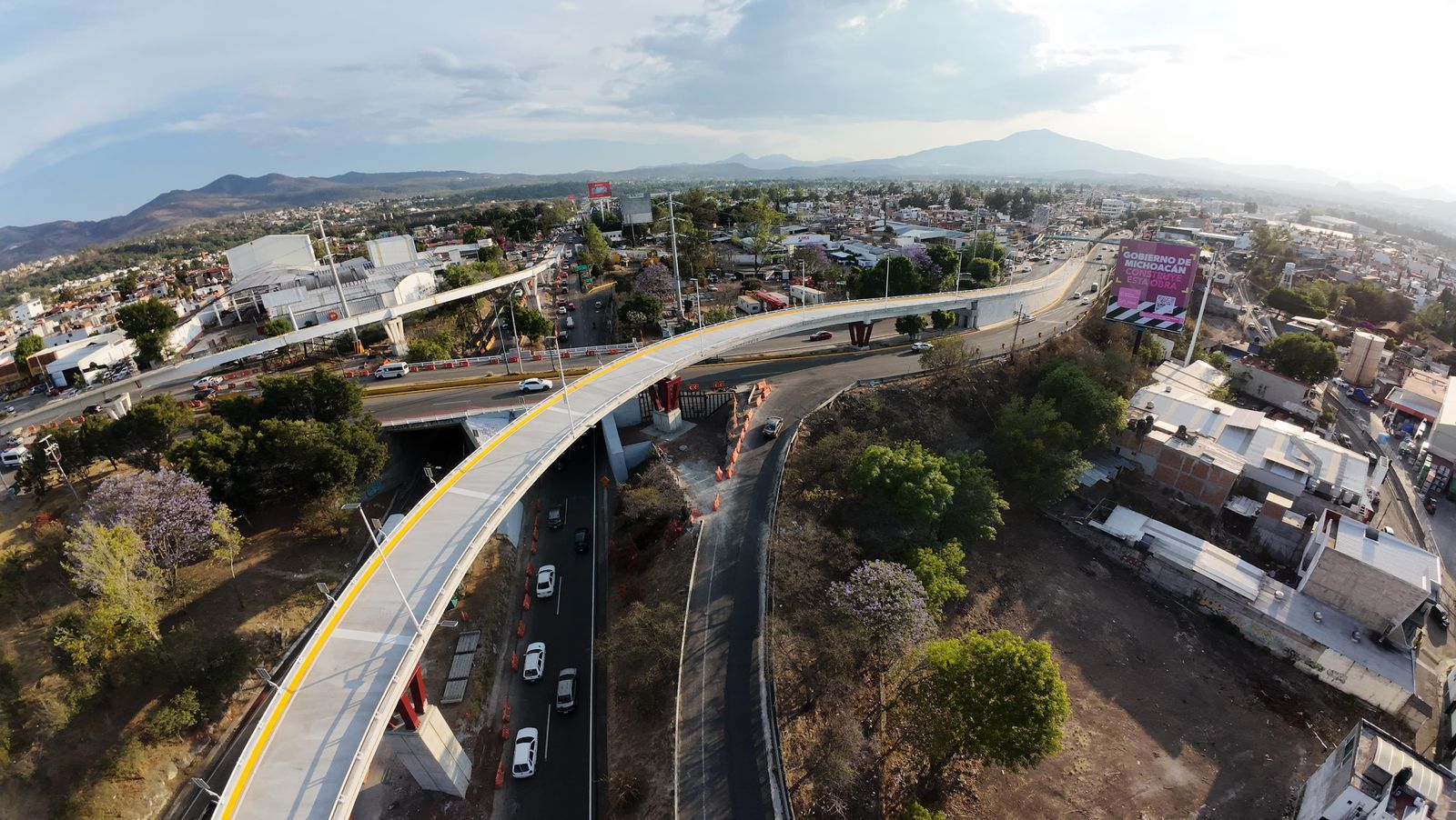 ARB abre a la circulación puente del distribuidor vial de la salida a Pátzcuaro ARB abre a la circulación puente del distribuidor vial de la salida a Pátzcuaro