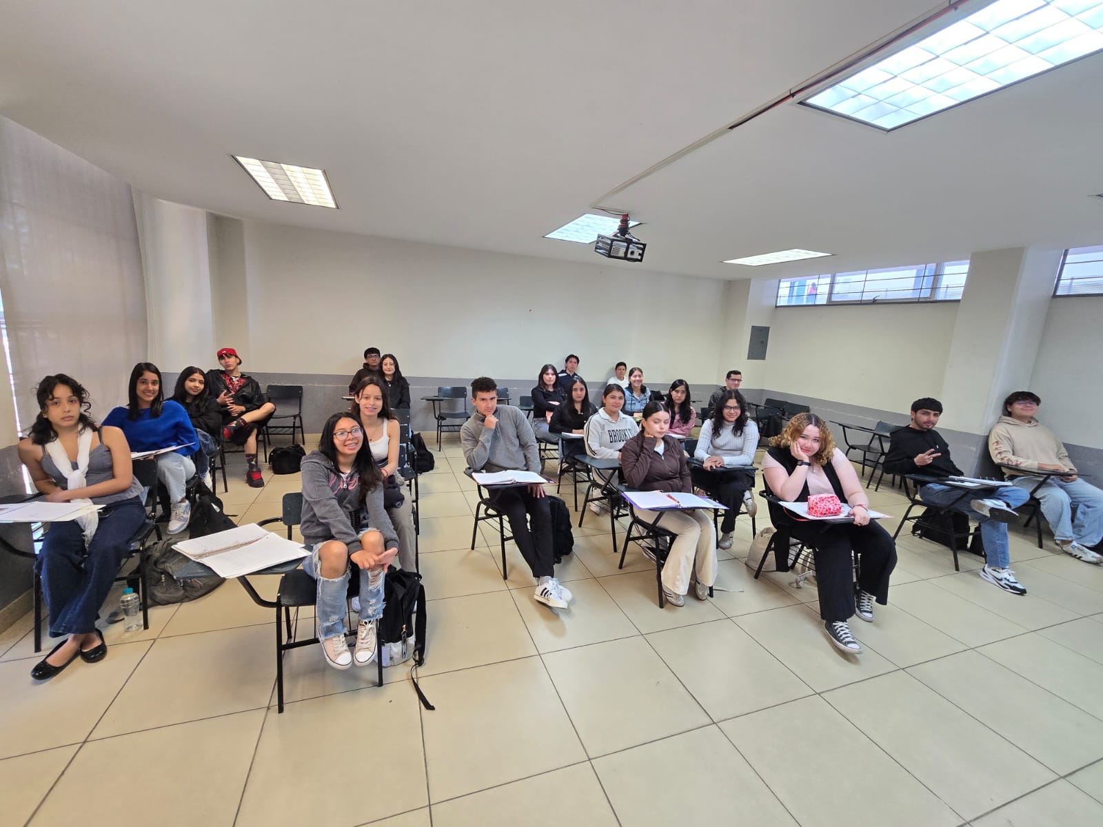 Con las pilas recargadas regresan nicolaitas a clases para concluir semestre