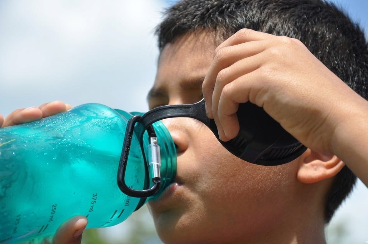 ¡Más agua, menos azúcar! Protege el crecimiento y bienestar de tus hijas e hijos: SSM