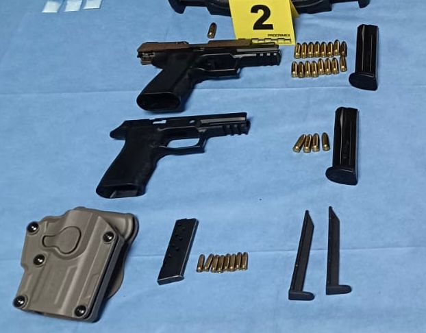 Cateo en Morelia permite asegurar más de 95 mil pesos en efectivo, armas y droga; hay un detenido Cateo en Morelia permite asegurar más de 95 mil pesos en efectivo, armas y droga; hay un detenido