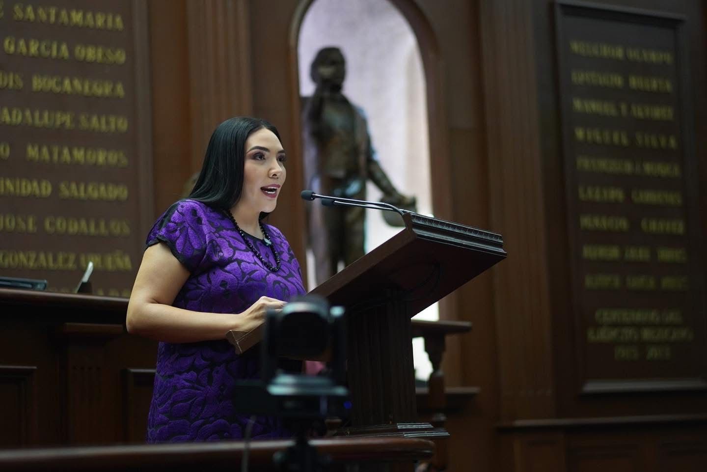 Propone Adriana Campos Huirache garantizar atención integral a mujeres en climaterio y menopausia Propone Adriana Campos Huirache garantizar atención integral a mujeres en climaterio y menopausia