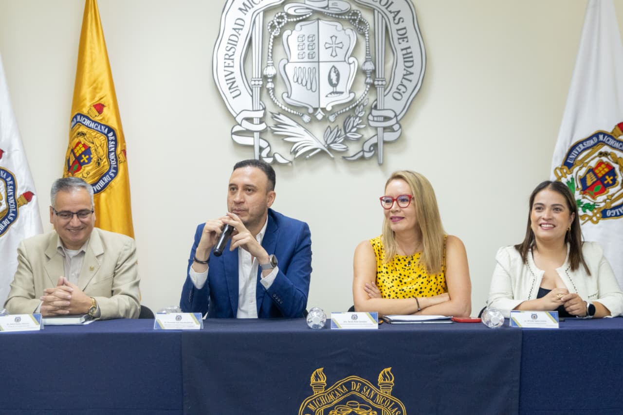 Se incentiva la investigación en el estudiantado de la UMSNH como nunca antes; Yarabí Ávila asiste a presentación de proyectos