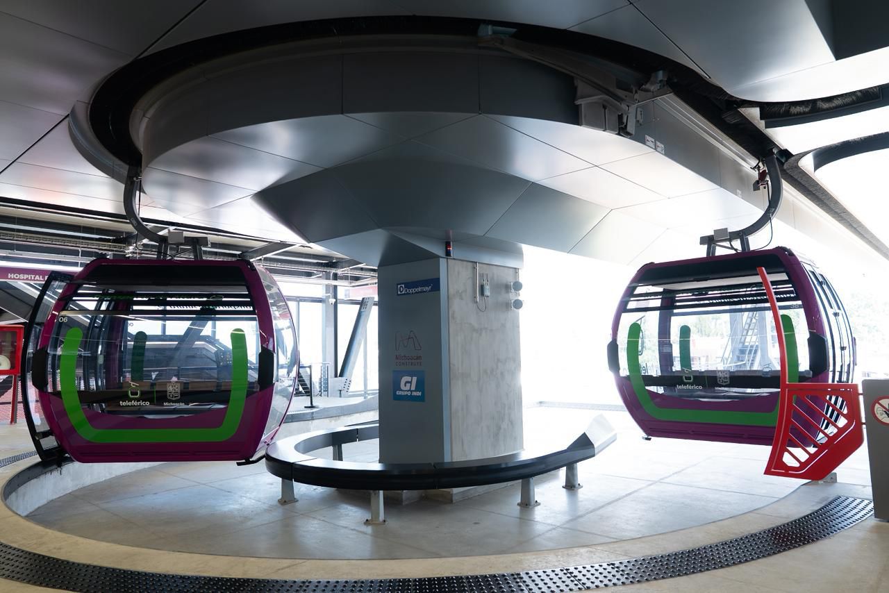 Uruapan vuela alto; inaugura ARB el primer teleférico de Michoacán