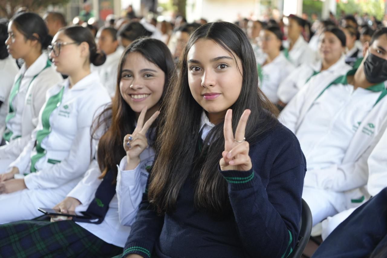 Michoacán garantizará acceso al bachillerato sin examen de admisión