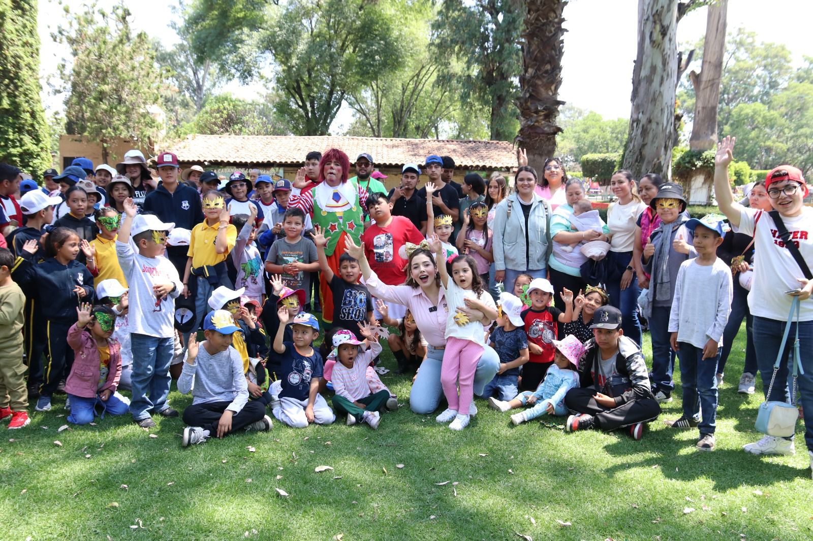 La Red de Apoyo con Brissa Arroyo lleva a niñas y niños al Zoológico de Morelia La Red de Apoyo con Brissa Arroyo lleva a niñas y niños al Zoológico de Morelia