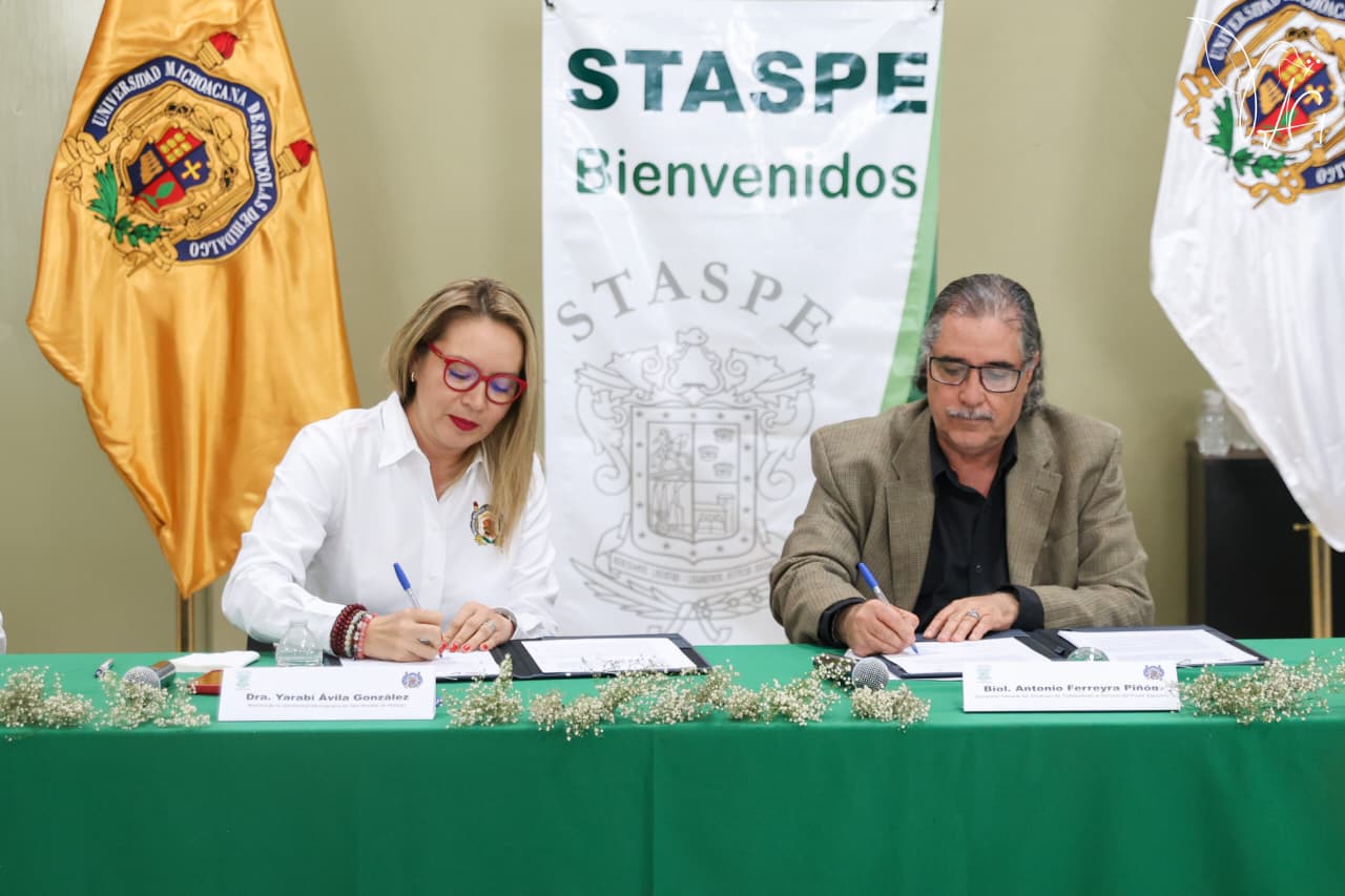 Histórica alianza entre UMSNH y STASPE; Yarabí Ávila y Antonio Ferreyra signan convenio de colaboración