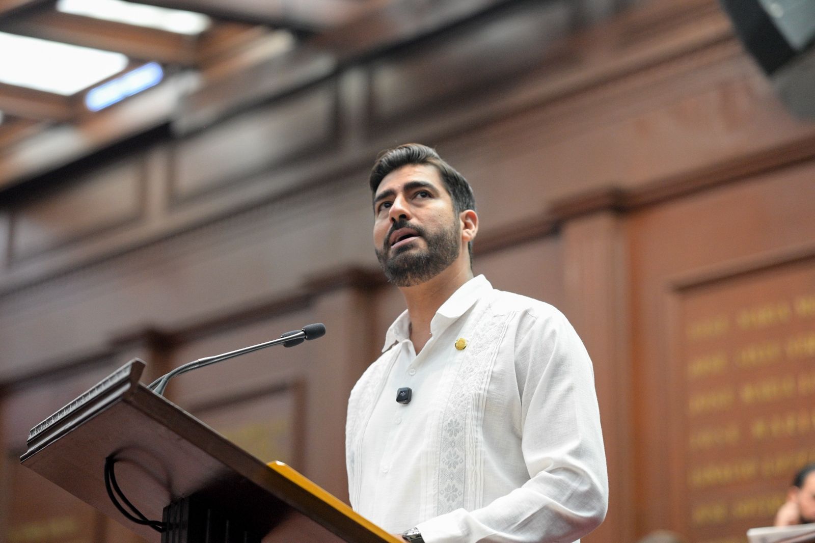 Alfonso Chávez propone reformar el Código Electoral para proteger a todas las mujeres frente a la violencia política de género
