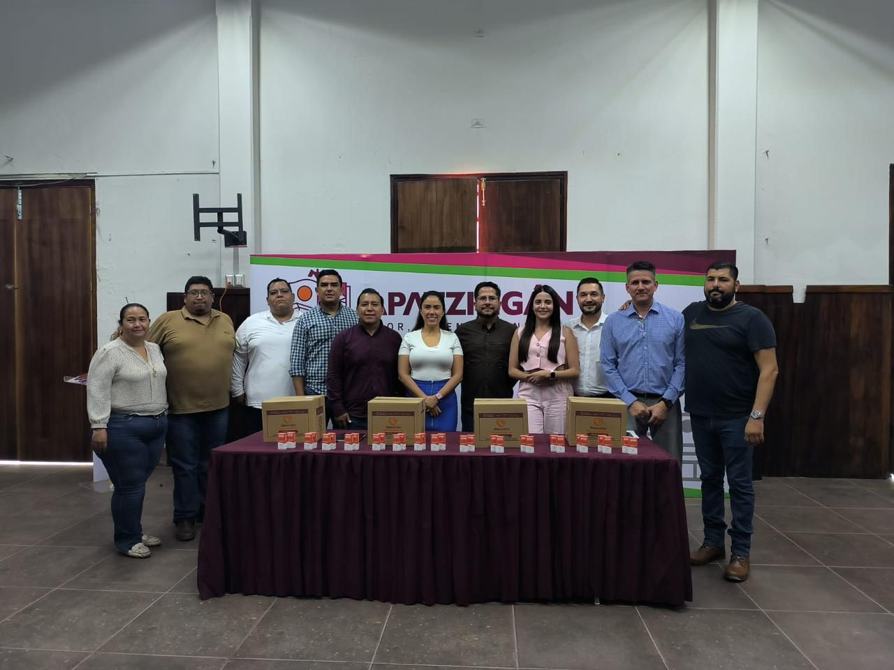 Gobierno estatal acompaña regreso a comunidades en Apatzingán: Raúl Zepeda