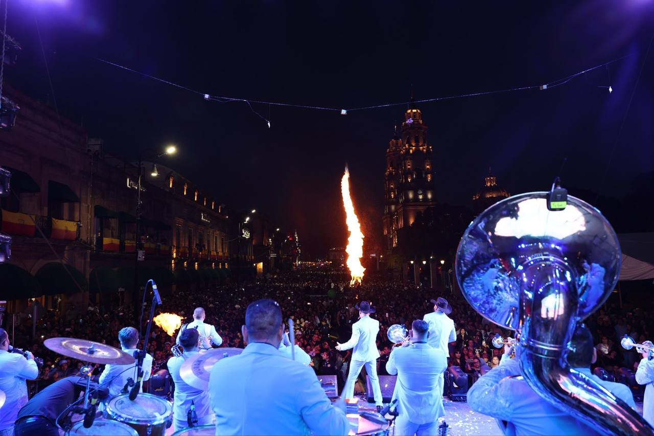 Disfruten de Morelia, la ciudad más bella: Alfonso Martínez ante miles de personas en concierto de aniversario