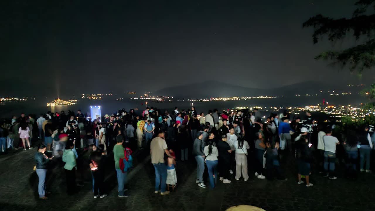 “Vestigios Astronómicos” reúne a 3 mil personas bajo el cielo de Pátzcuaro