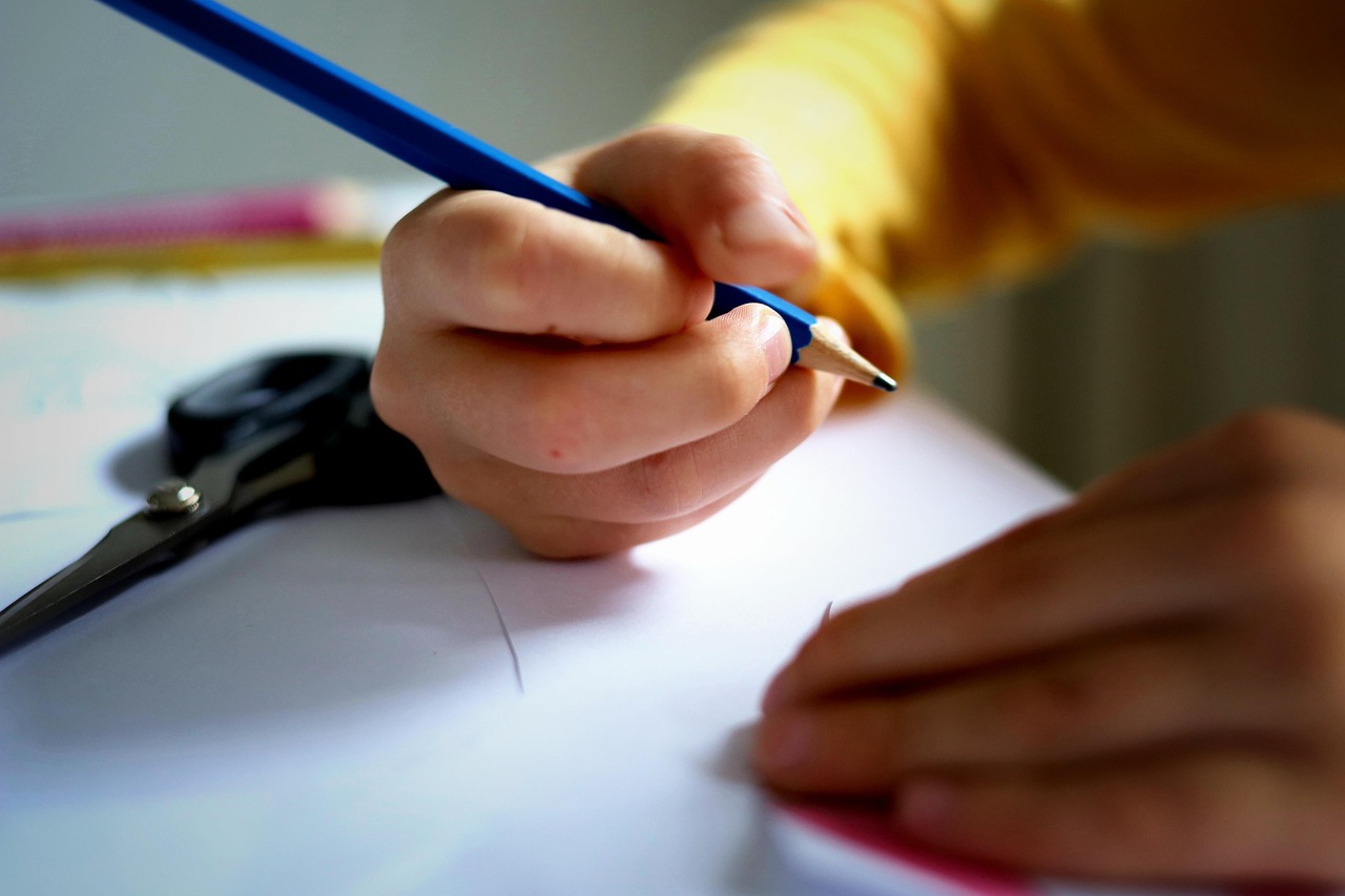 Michoacán mantendrá calendario escolar oficial; clases concluyen el 15 de julio: ARB