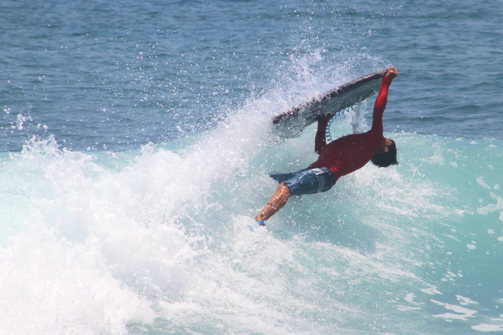 Surfing michoacano conquista tres oros y una plata en Olimpiada Nacional 2026