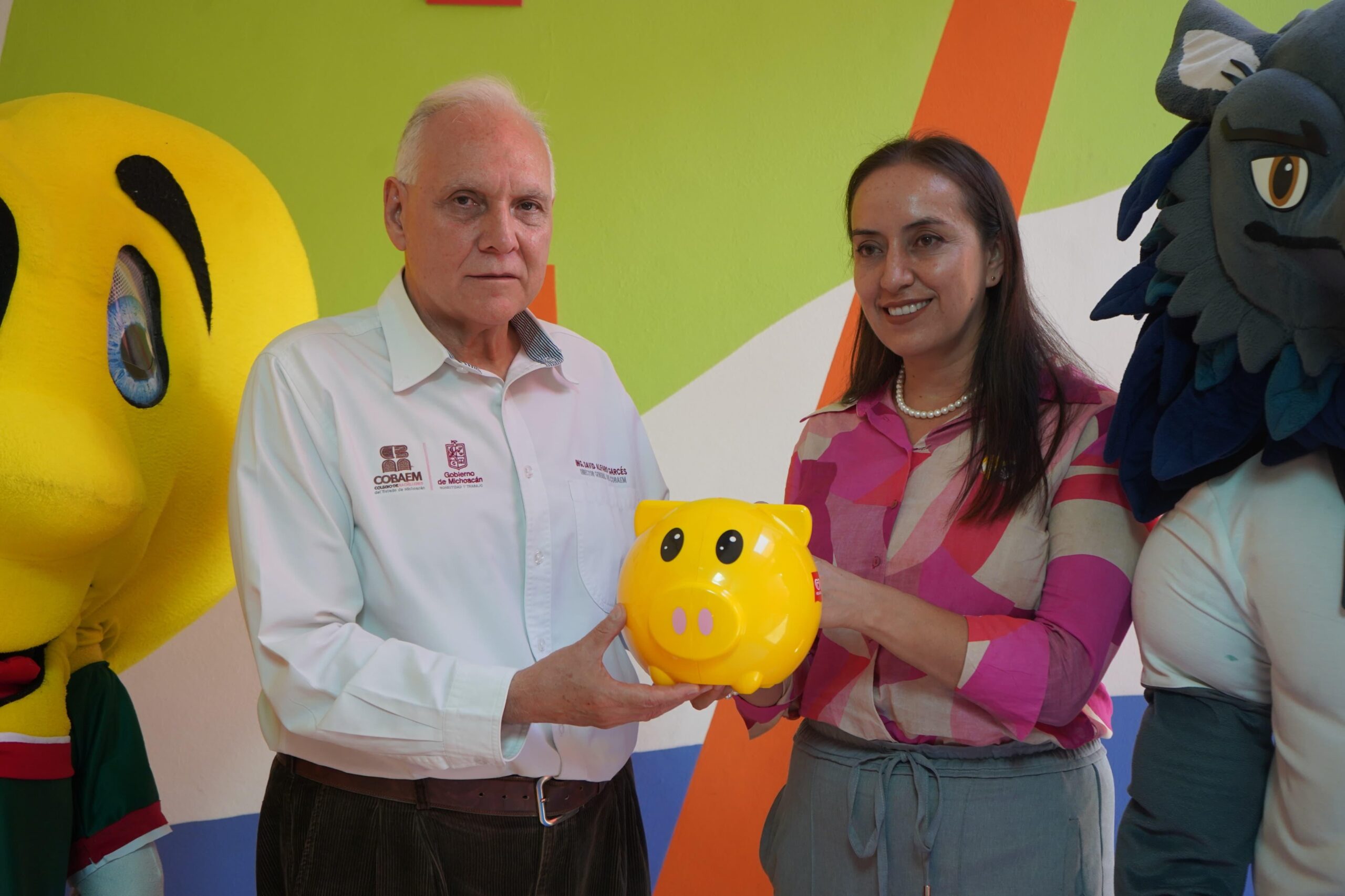 Cobaem se suma al Boteo Teletón con 138 alcancías para sus planteles
