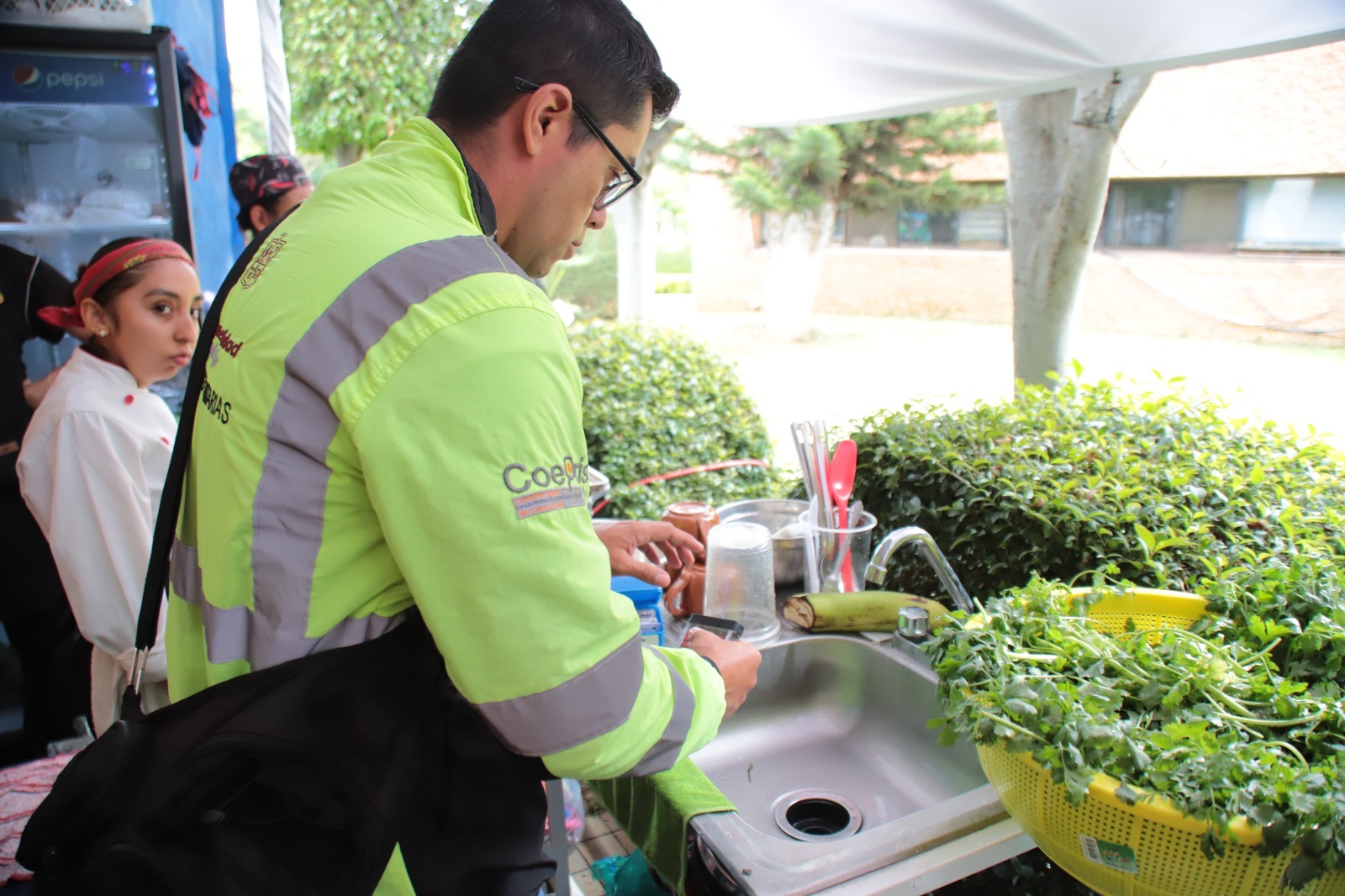 Coepris garantiza calidad de agua y alimentos en el Jalo Futbolero Coepris garantiza calidad de agua y alimentos en el Jalo Futbolero