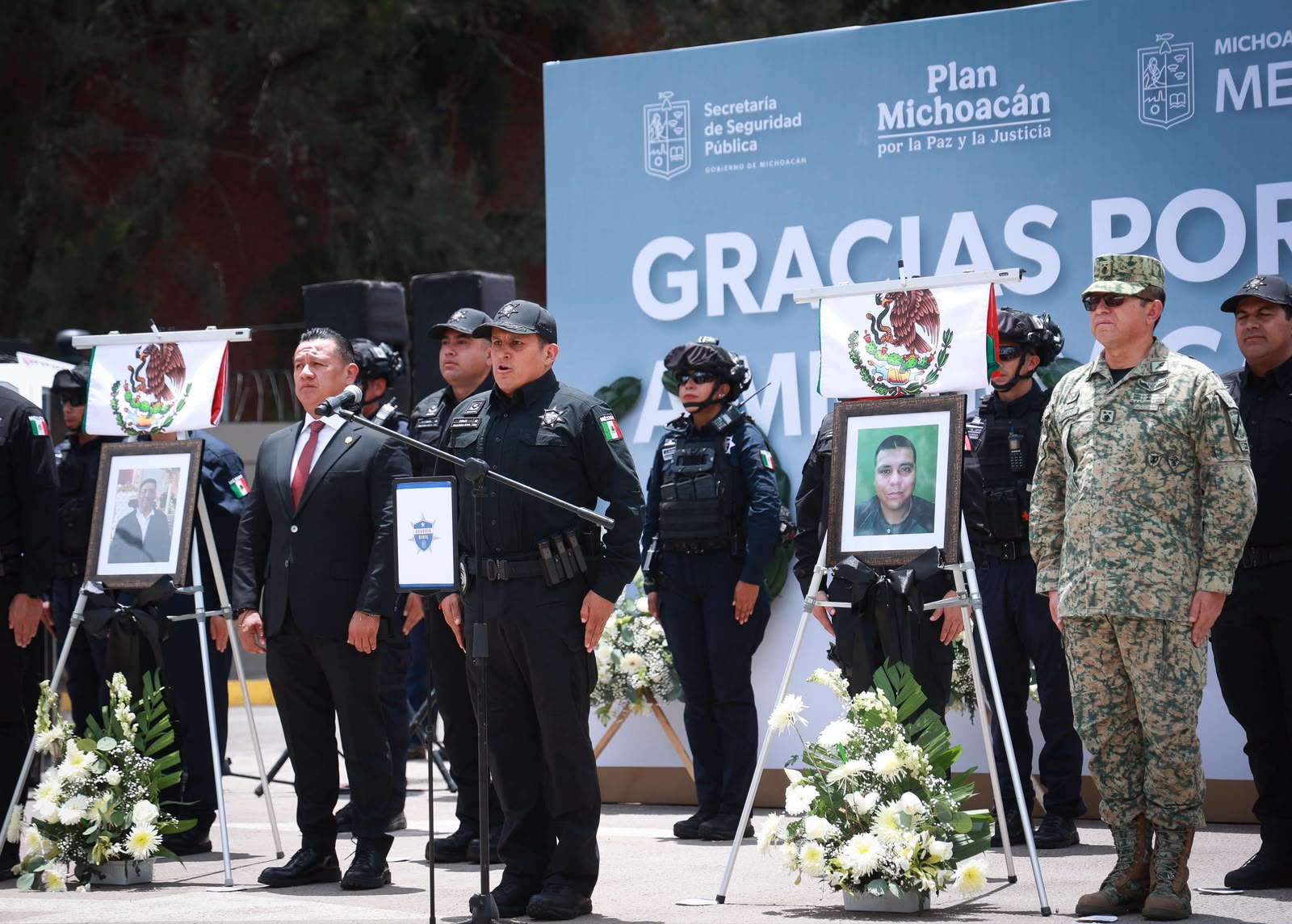 SSP rinde homenaje póstumo a 5 elementos de la Guardia Civil caídos en cumplimiento de su deber SSP rinde homenaje póstumo a 5 elementos de la Guardia Civil caídos en cumplimiento de su deber
