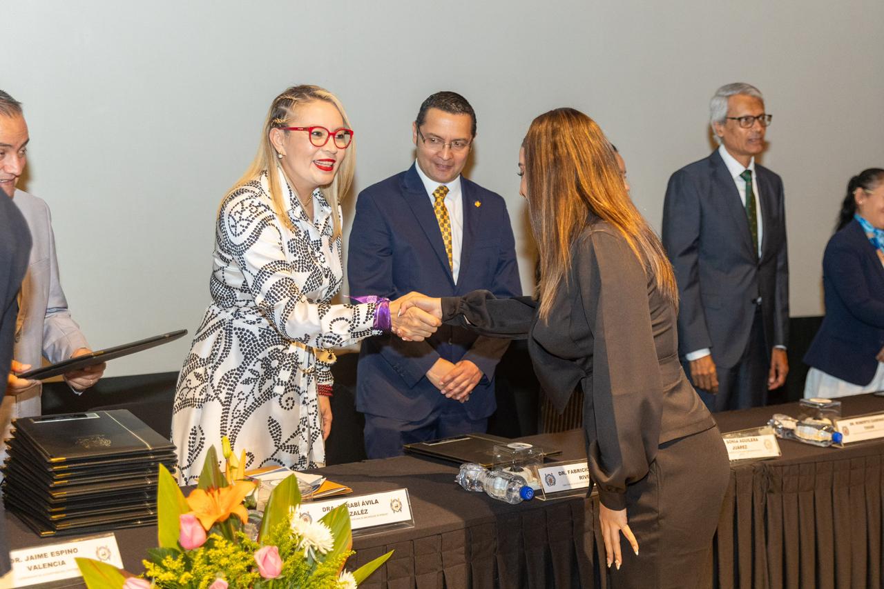 A lograr la ventaja competitiva a través de la formación continua, convoca rectora a egresados nicolaitas A lograr la ventaja competitiva a través de la formación continua, convoca rectora a egresados nicolaitas