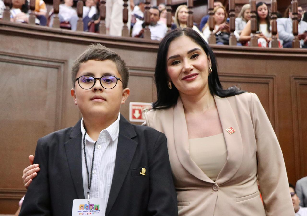 Reconoce Diana Espinoza participación de niños y niñas en el Parlamento Infantil Incluyente 2026