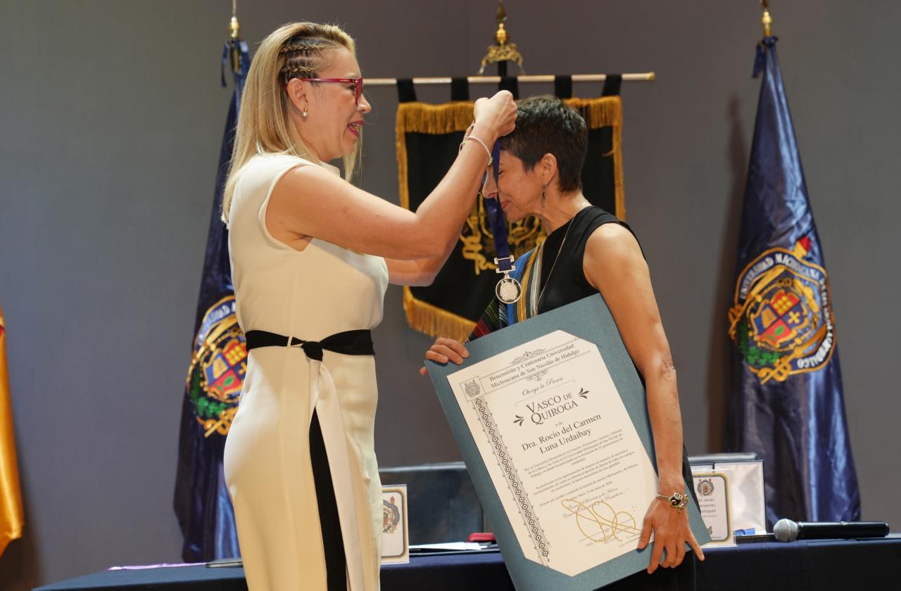Nicolaitas ejemplares reciben la presea “Vasco de Quiroga” 2026. de manos de la Rectora Yarabí Ávila
