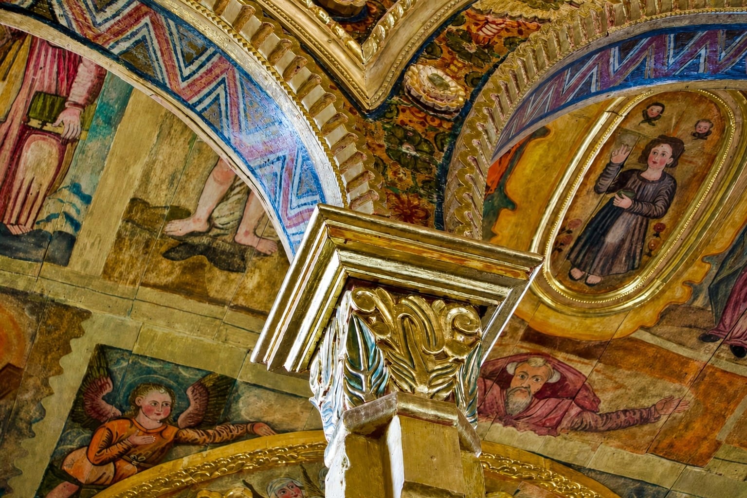 Gobierno estatal destina 1.5 mdp para restauración del Templo de Santa María Huiramangaro