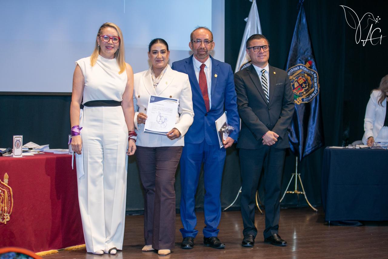 Yarabí Ávila toma protesta a nuevas directoras y directores de dependencias nicolaitas