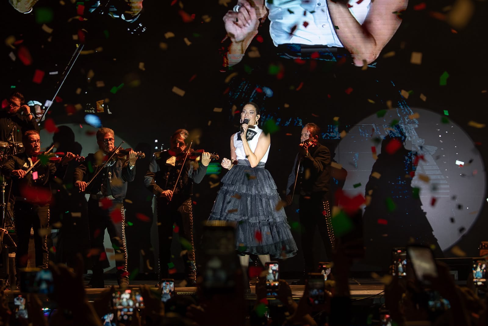 Natalia Jiménez estremece al Palacio del Arte en el cierre de conciertos del Jalo Futbolero