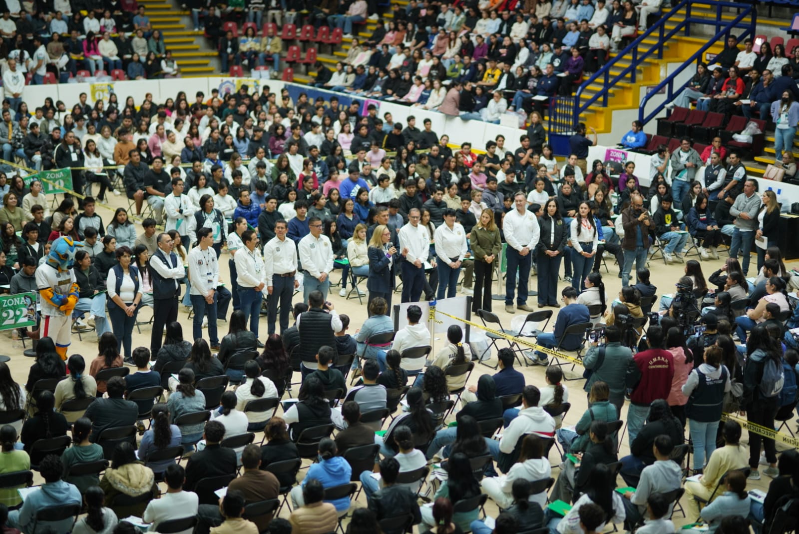 A creer en sí mismos, invitó Yarabí Ávila a aspirantes que realizan el examen de admisión a la UMSNH