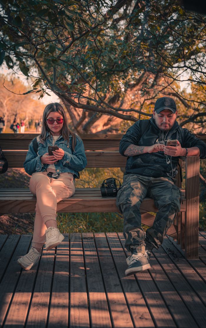 Cuando el celular se convierte en el tercero en la relación Cuando el celular se convierte en el tercero en la relación